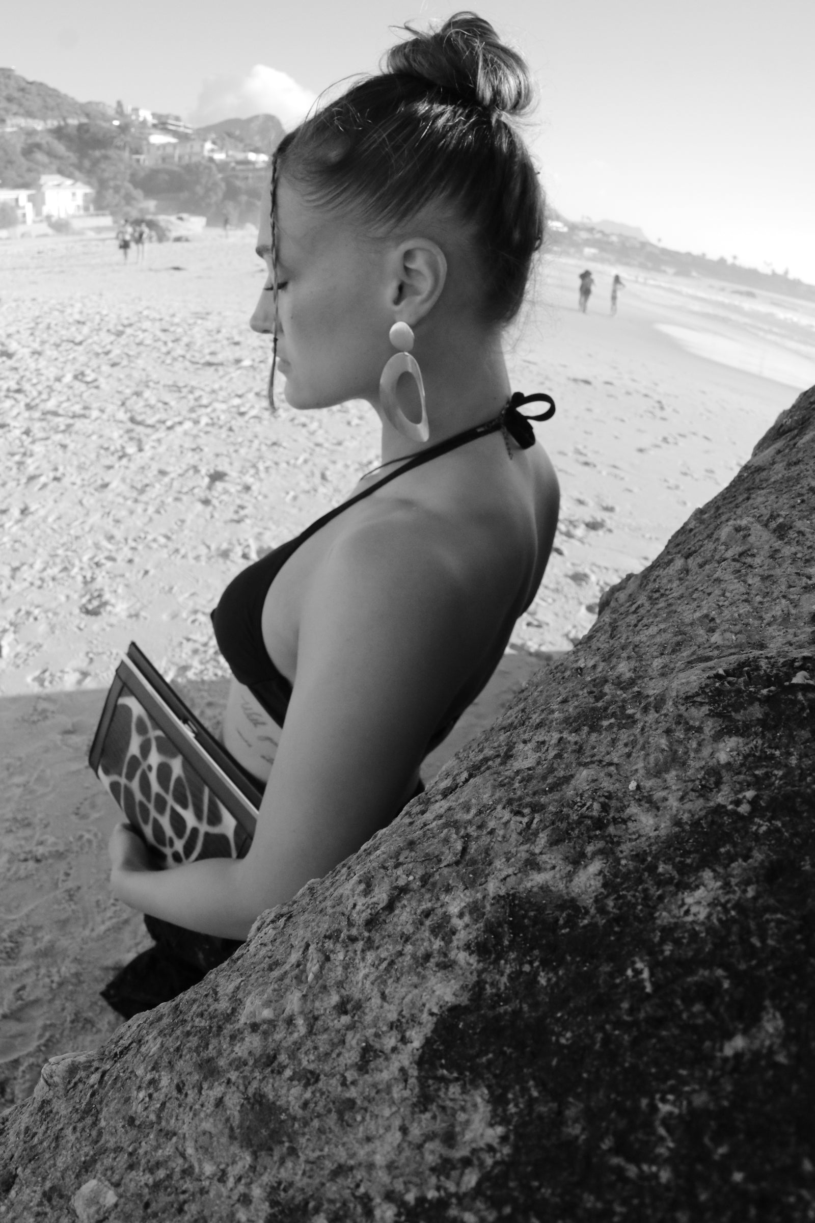 BELLE NUIT AIRBRUSHED CLUTCH BAG