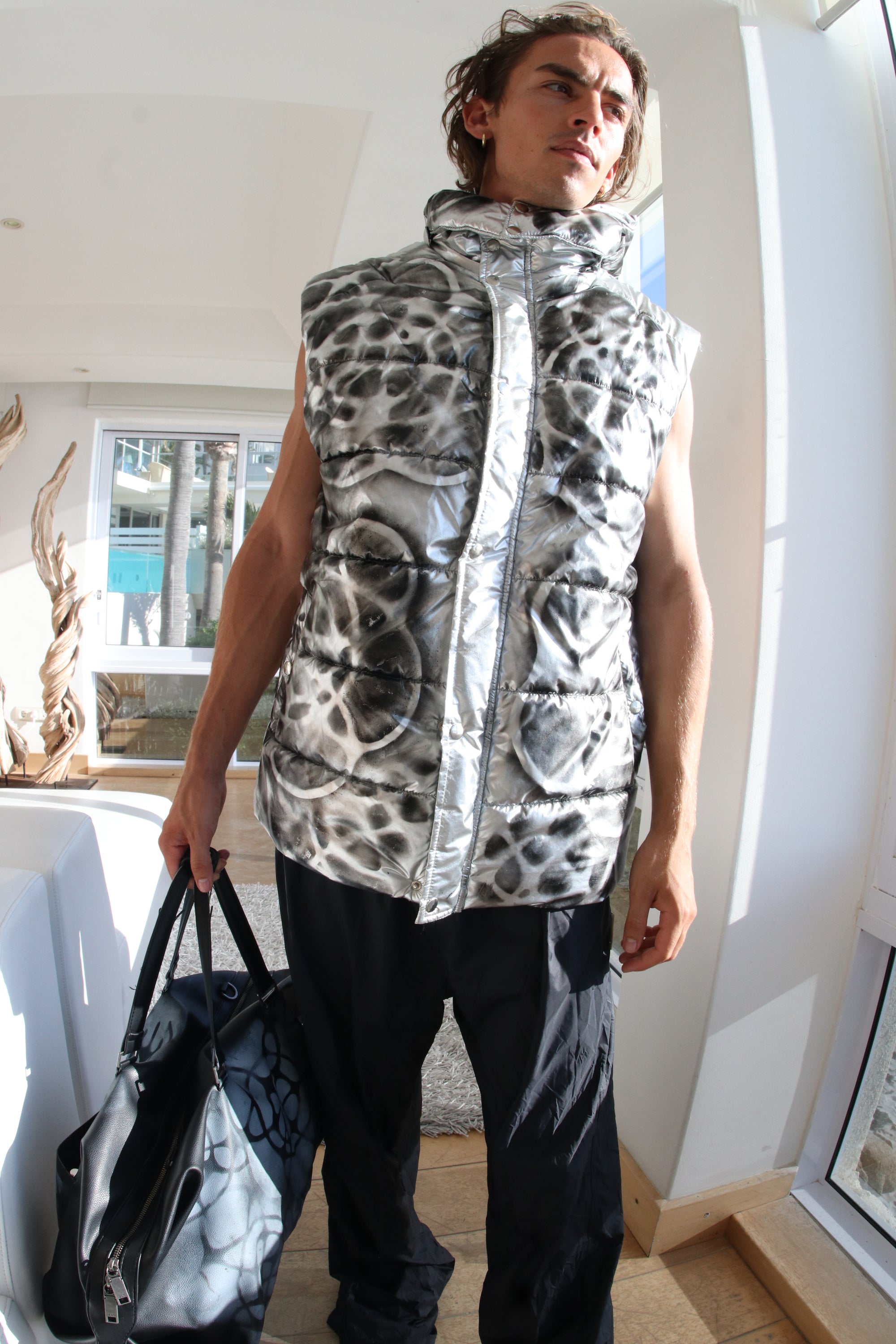 LUMIÈRE SILVER NYLON VEST [1/1]